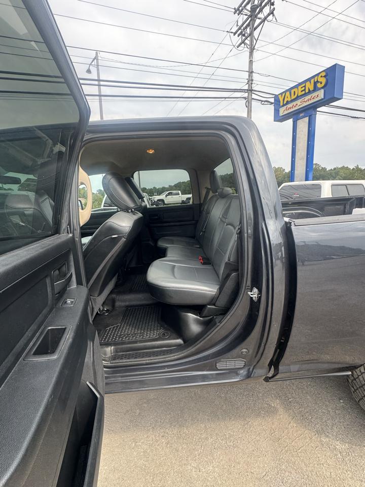 RAM 2500 Tradesman 4x4 Crew Cab 6'4" Box 2020