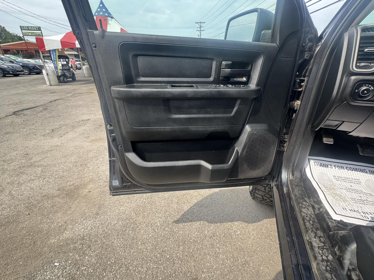 RAM 2500 Tradesman 4x4 Crew Cab 6'4" Box 2020