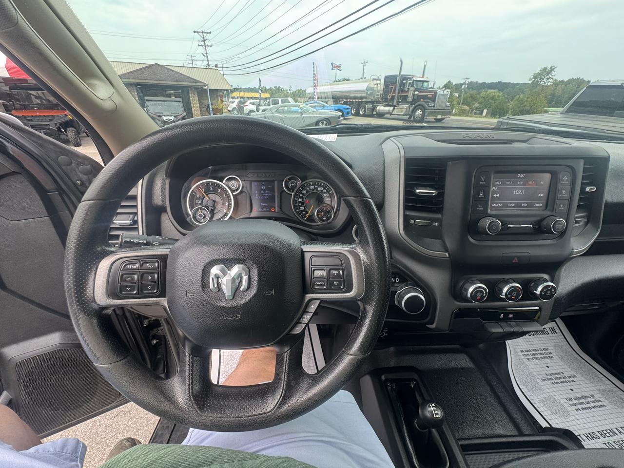 RAM 2500 Tradesman 4x4 Crew Cab 6'4" Box 2020