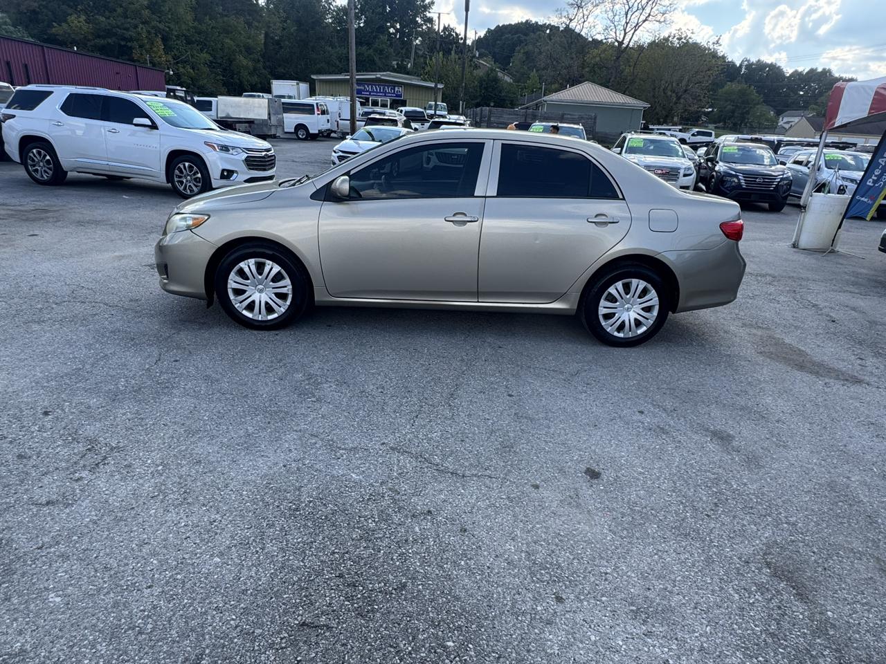 Toyota Corolla 4dr Sdn Auto LE (Natl) 2010