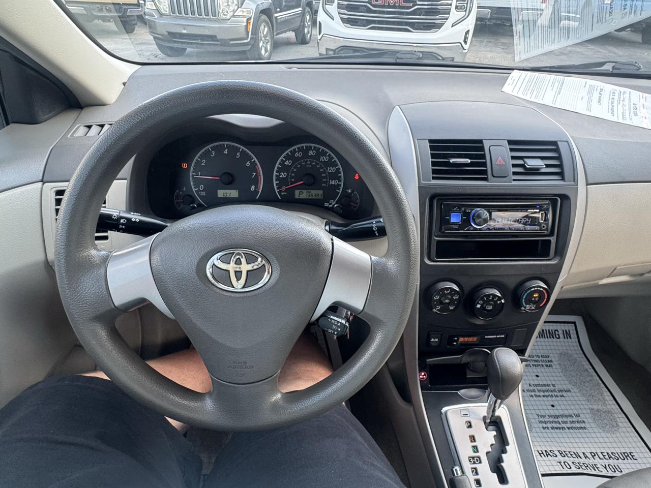Toyota Corolla 4dr Sdn Auto LE (Natl) 2010