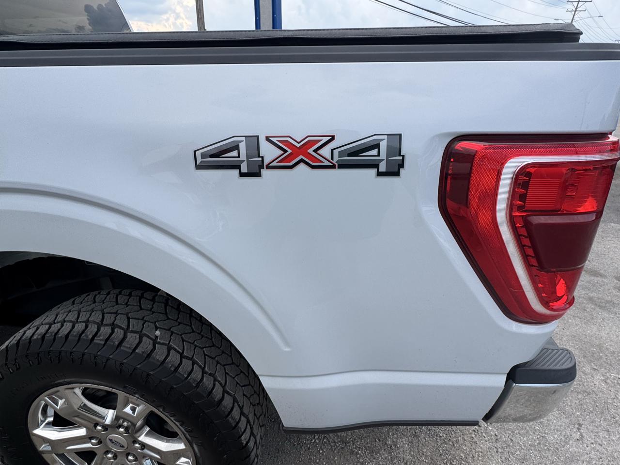 Ford F-150 4WD SuperCrew 139" XLT 2021