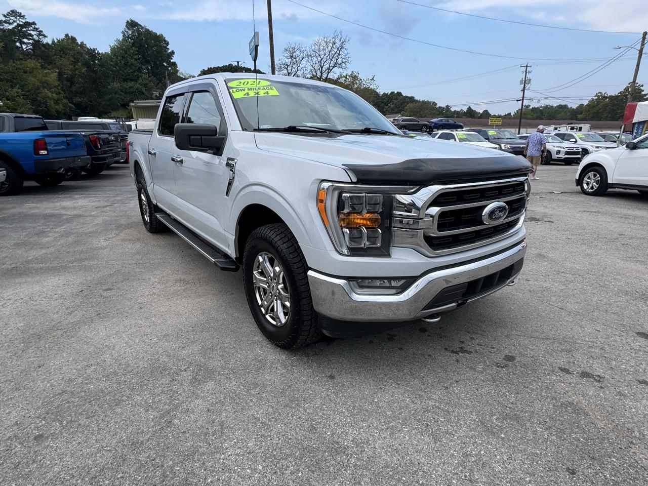 Ford F-150 4WD SuperCrew 139" XLT 2021