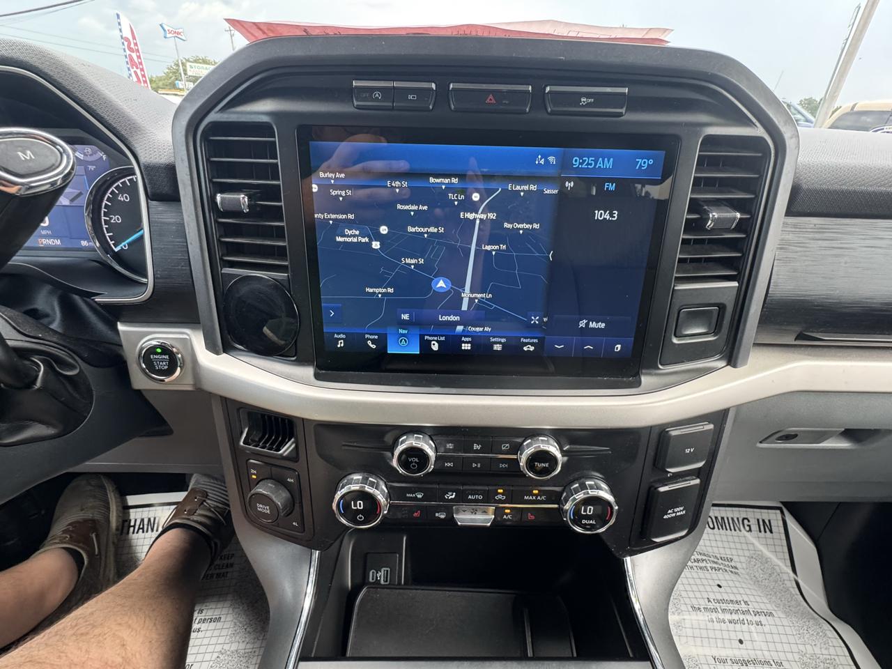 Ford F-150 4WD SuperCrew 139" XLT 2021