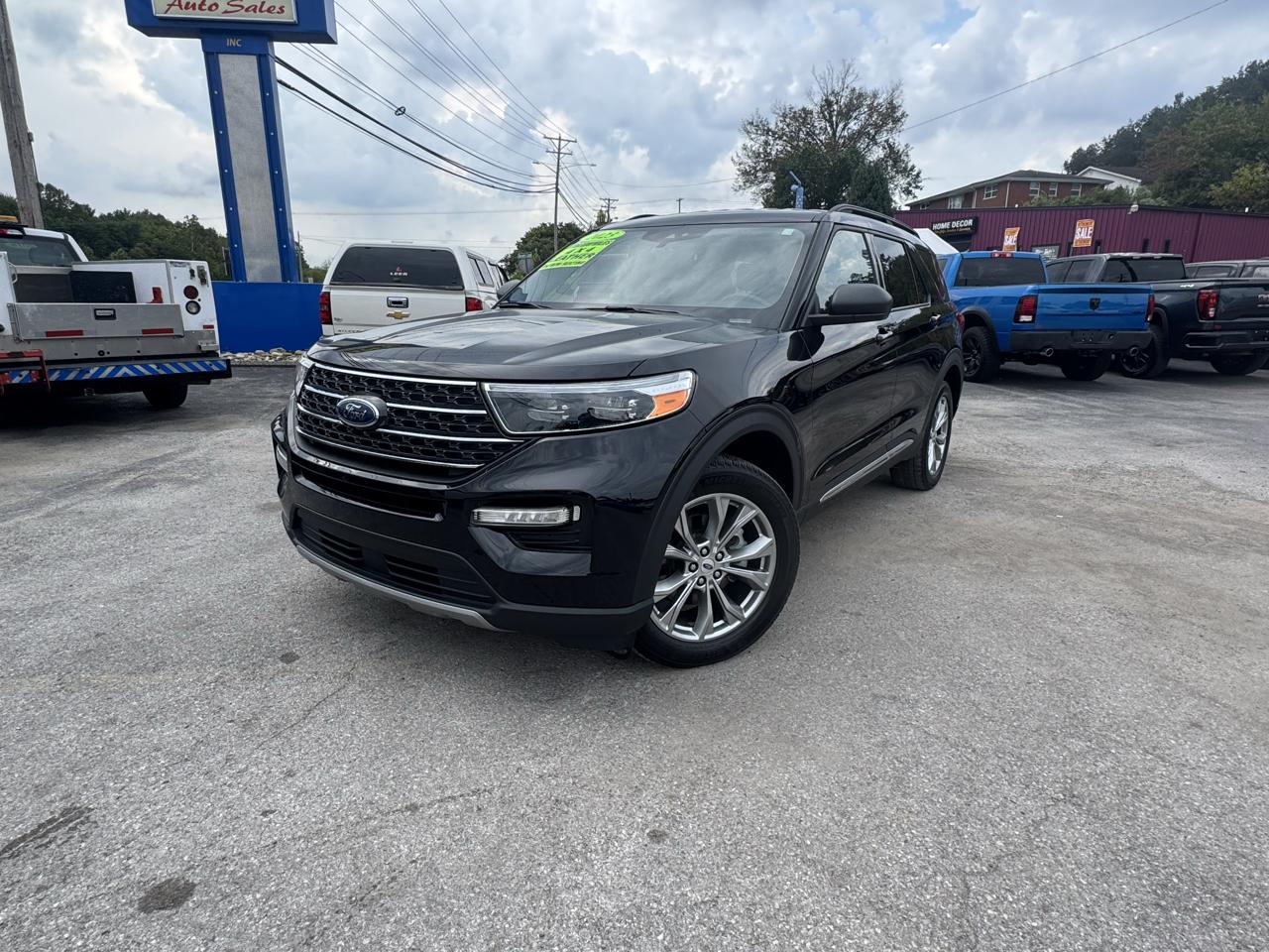Ford Explorer 4dr 114" WB XLT 4WD 2023