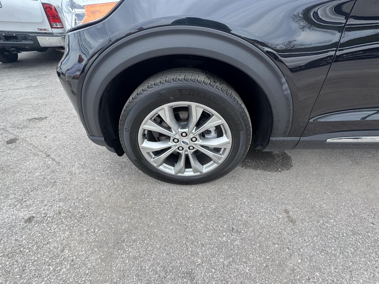 Ford Explorer 4dr 114" WB XLT 4WD 2023