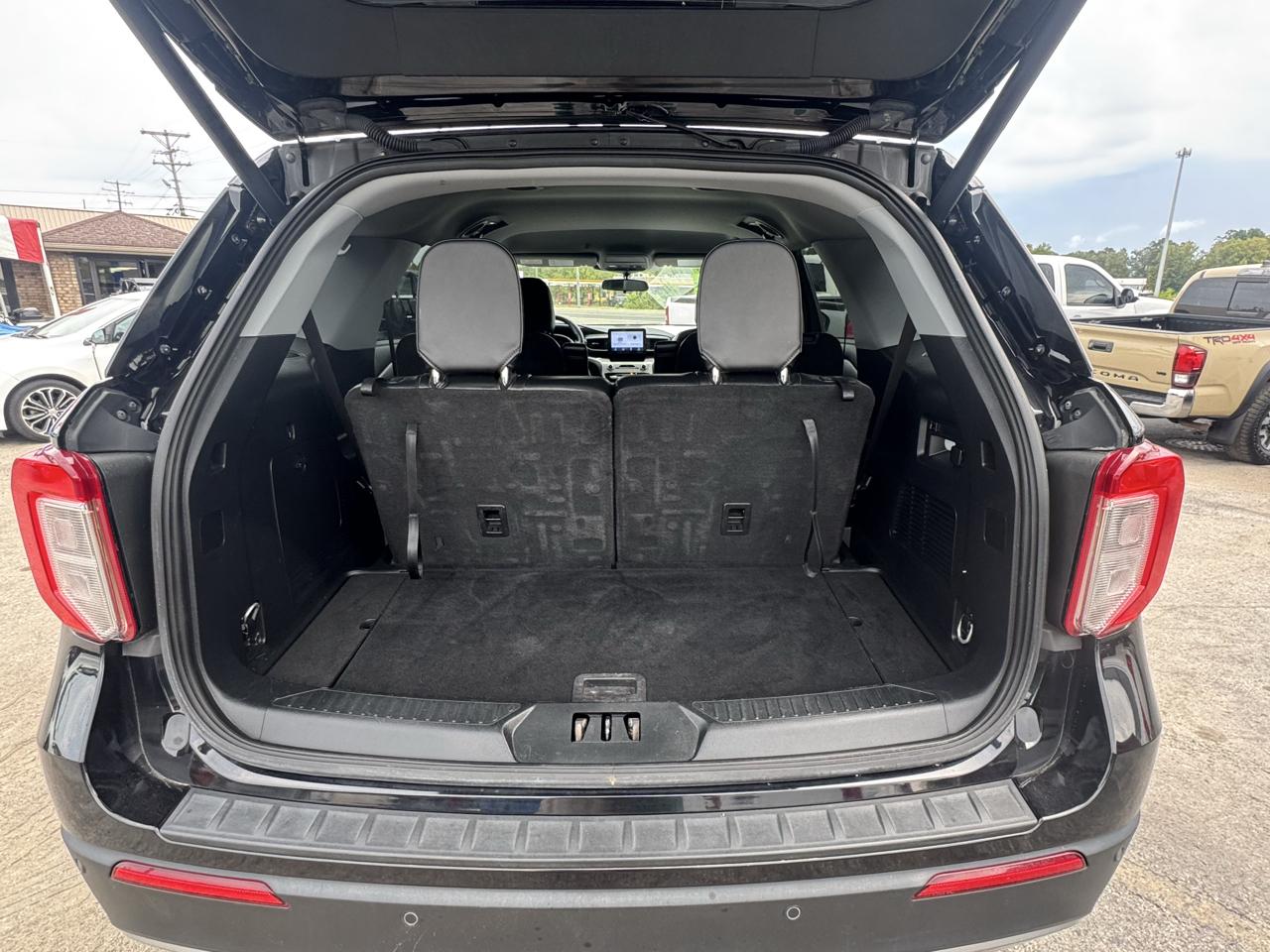 Ford Explorer 4dr 114" WB XLT 4WD 2023