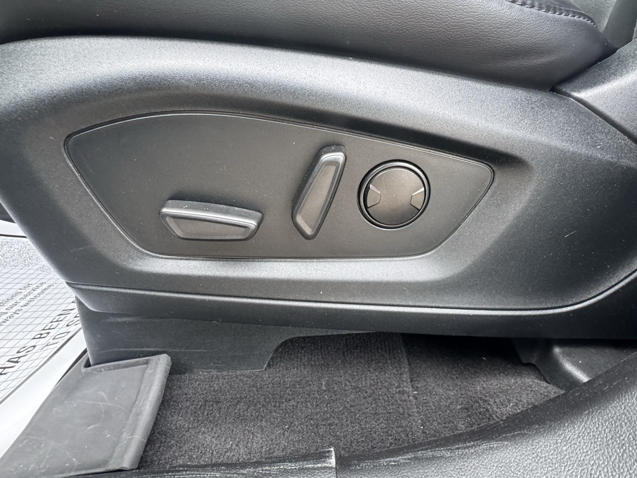 Ford Explorer 4dr 114" WB XLT 4WD 2023