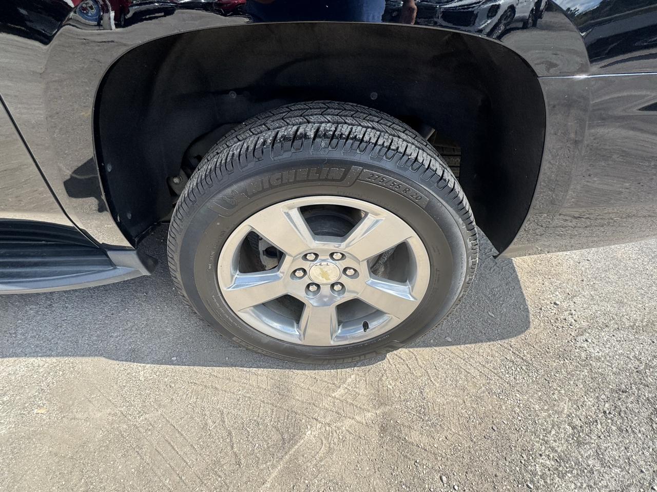 Chevrolet Suburban 4WD 4dr 1500 LS 2019