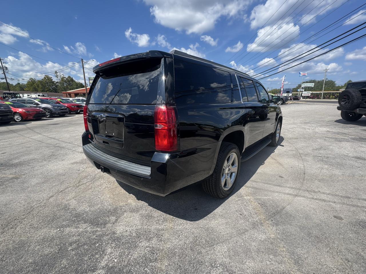 Chevrolet Suburban 4WD 4dr 1500 LS 2019