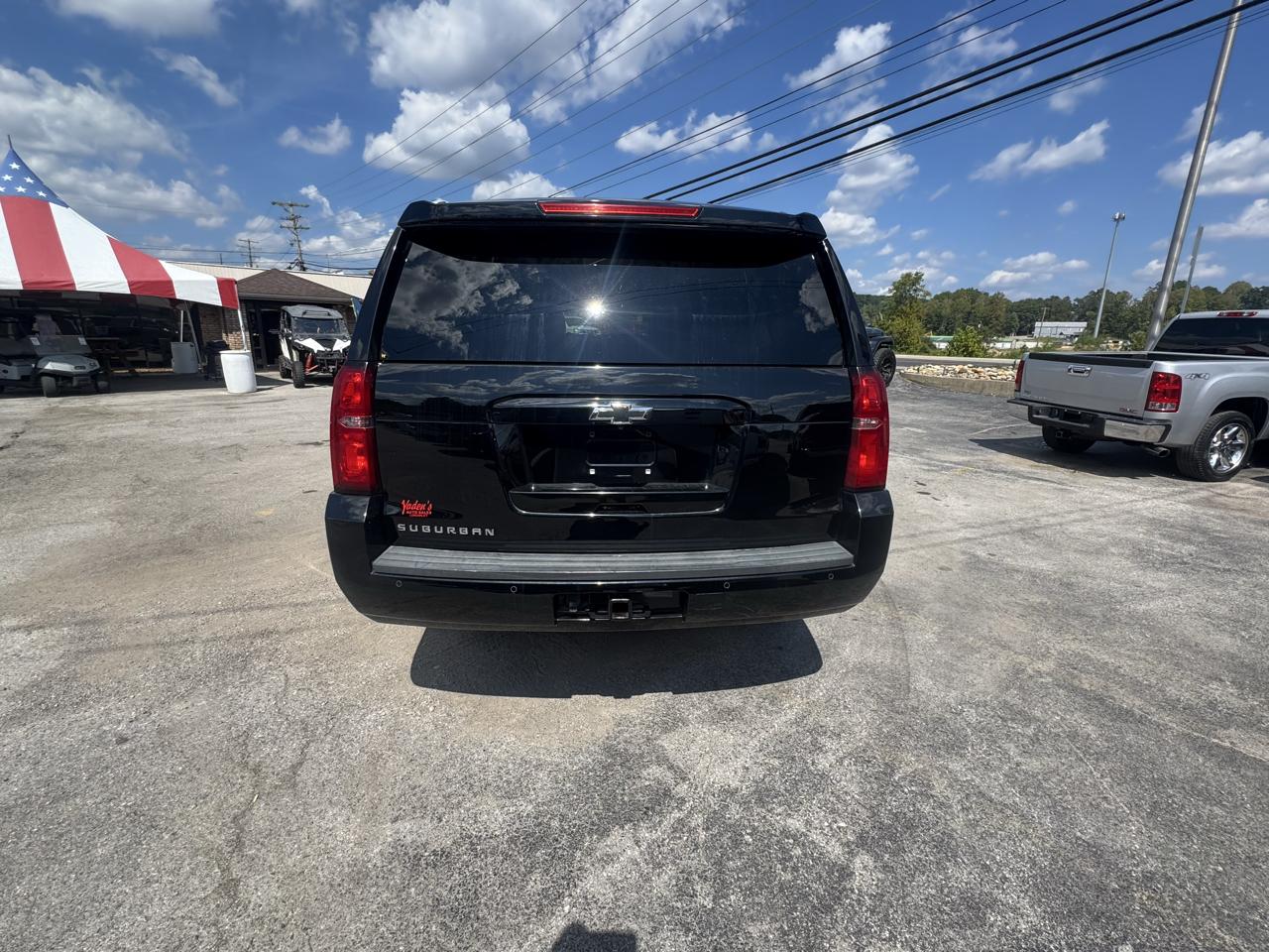 Chevrolet Suburban 4WD 4dr 1500 LS 2019