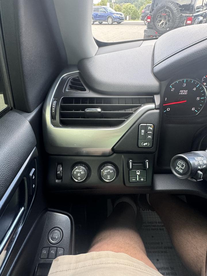 Chevrolet Tahoe 4WD 4dr Premier 2017