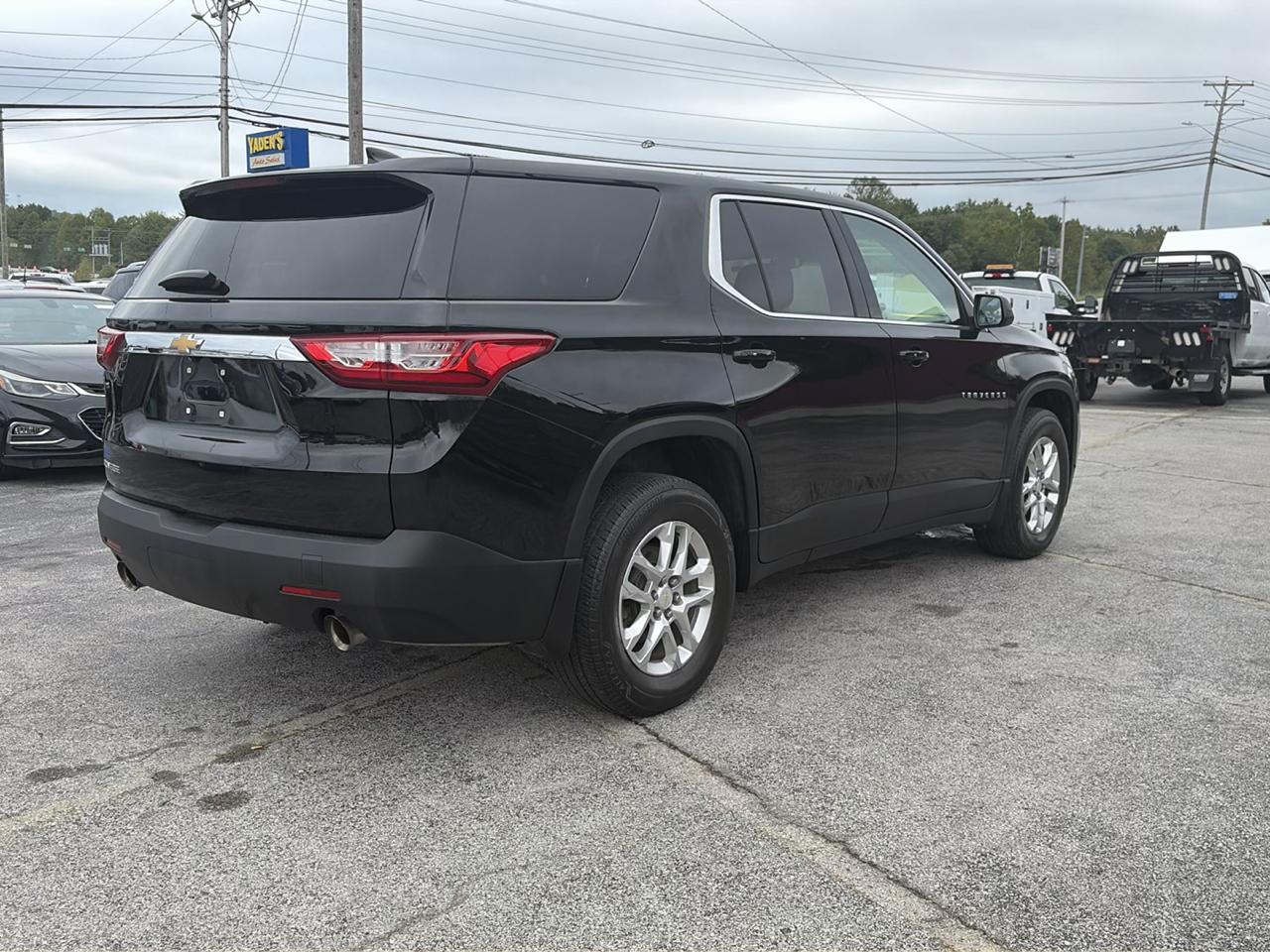 Chevrolet Traverse FWD 4dr LS w/1LS 2021