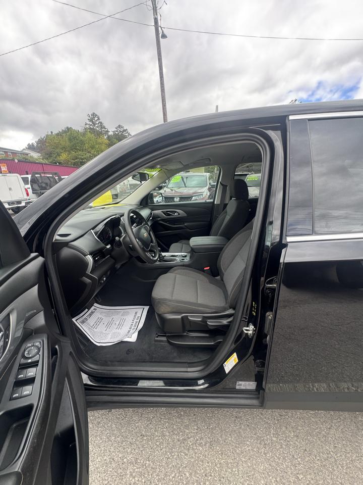Chevrolet Traverse FWD 4dr LS w/1LS 2021
