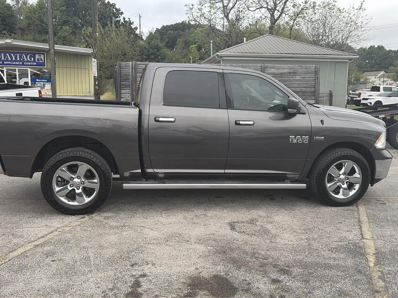 RAM 1500 4WD Crew Cab 140.5" Big Horn 2015