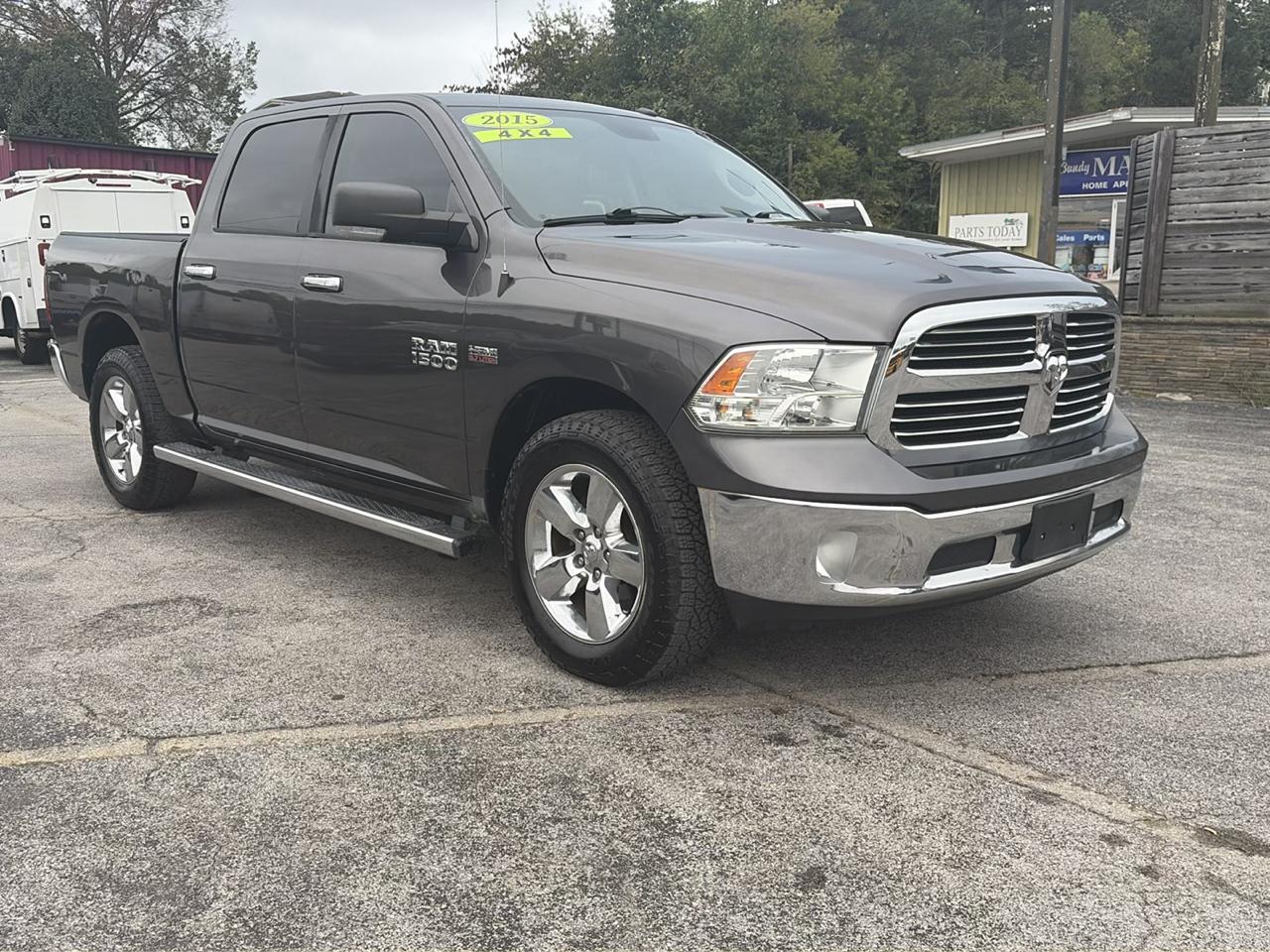 RAM 1500 4WD Crew Cab 140.5" Big Horn 2015