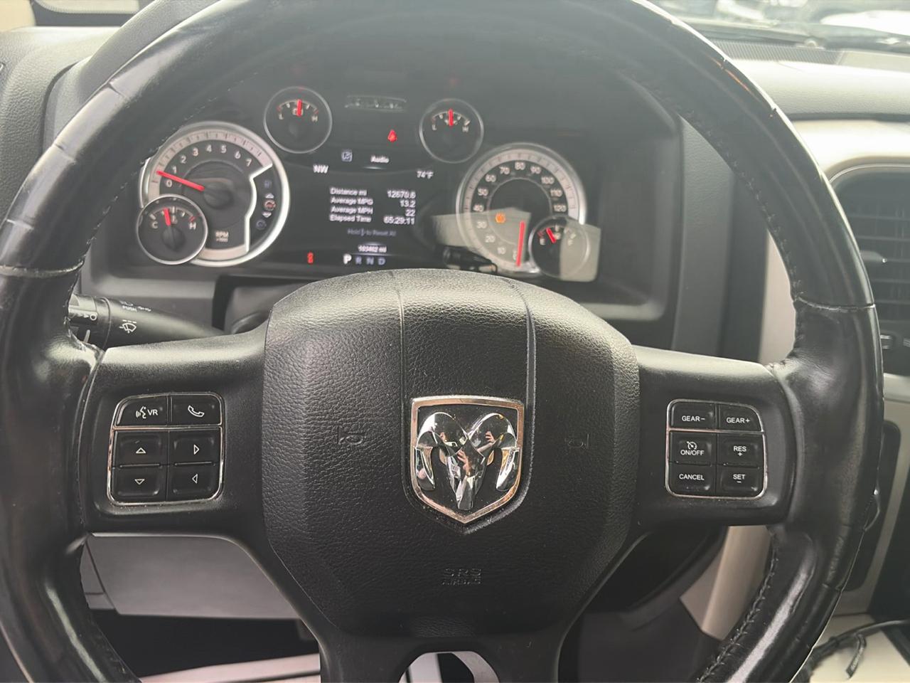 RAM 1500 4WD Crew Cab 140.5" Big Horn 2015