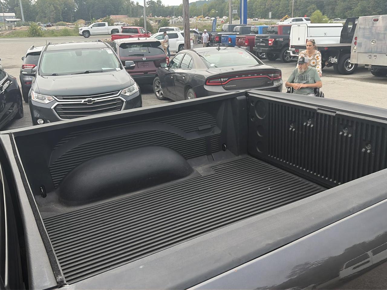 RAM 1500 4WD Crew Cab 140.5" Big Horn 2015