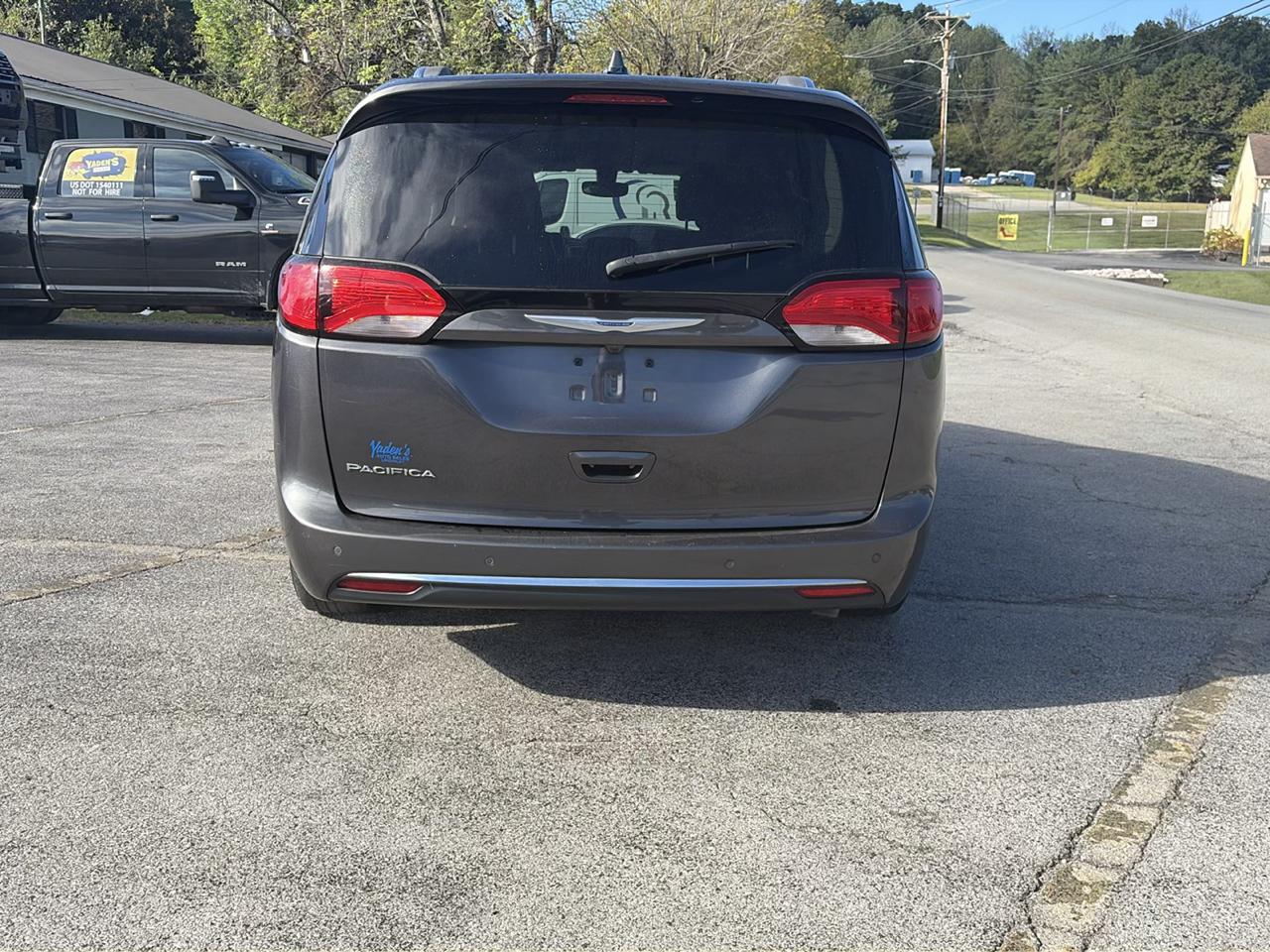 Chrysler Pacifica Touring L FWD 2020