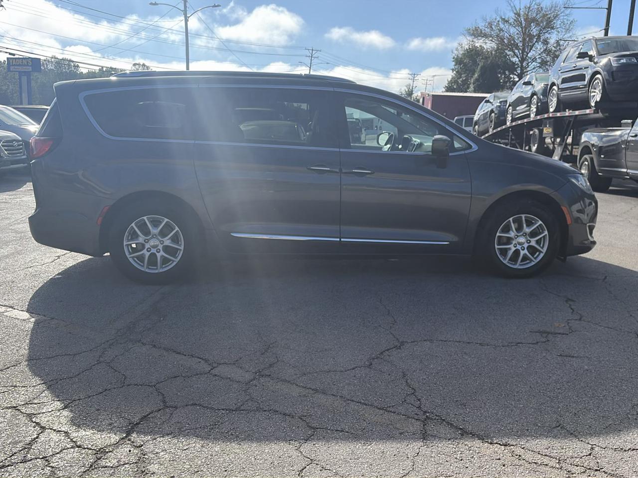 Chrysler Pacifica Touring L FWD 2020