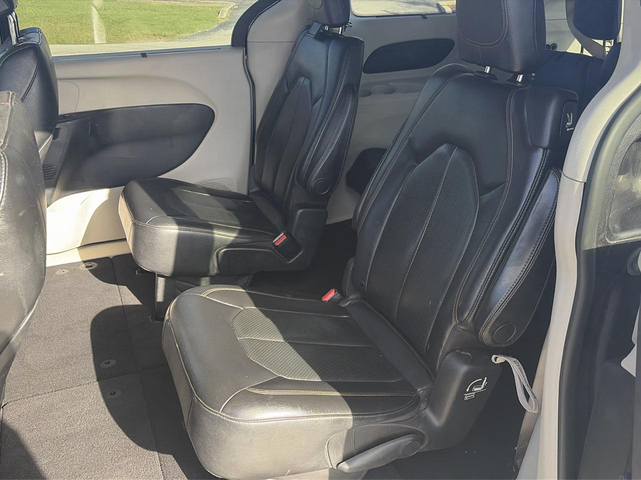 Chrysler Pacifica Touring L FWD 2020