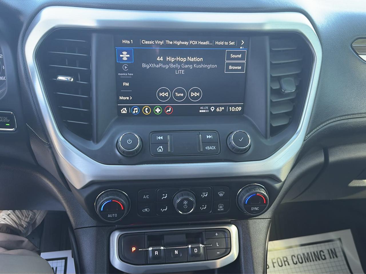 GMC Acadia AWD 4dr SLE 2022