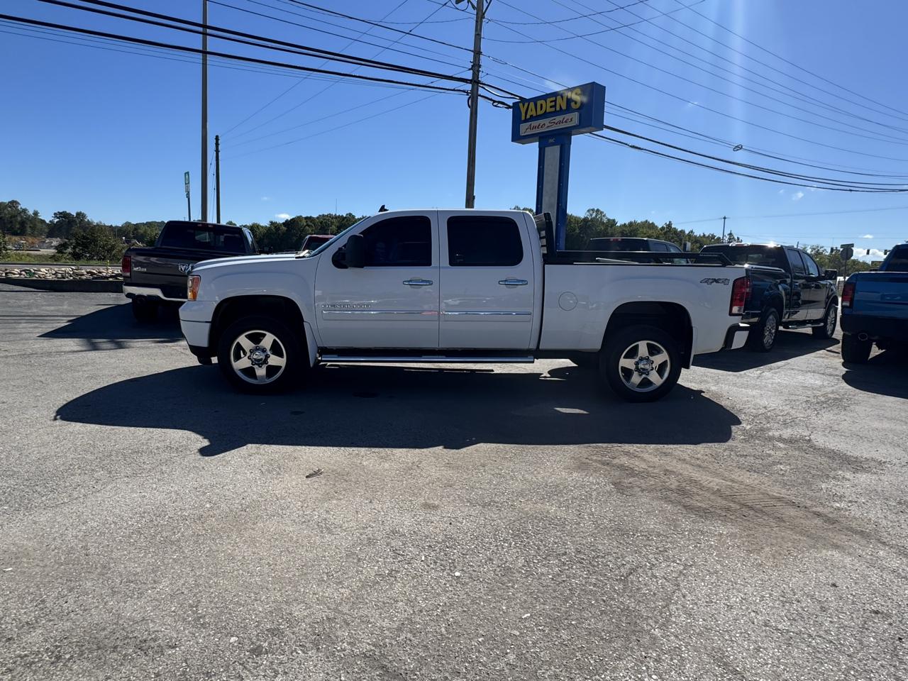 GMC Sierra 2500HD 4WD Crew Cab 153.7" Denali 2014