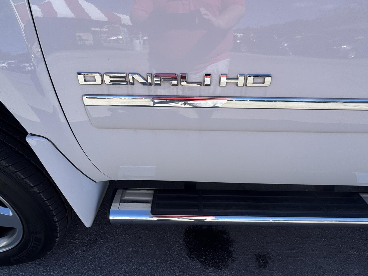 GMC Sierra 2500HD 4WD Crew Cab 153.7" Denali 2014