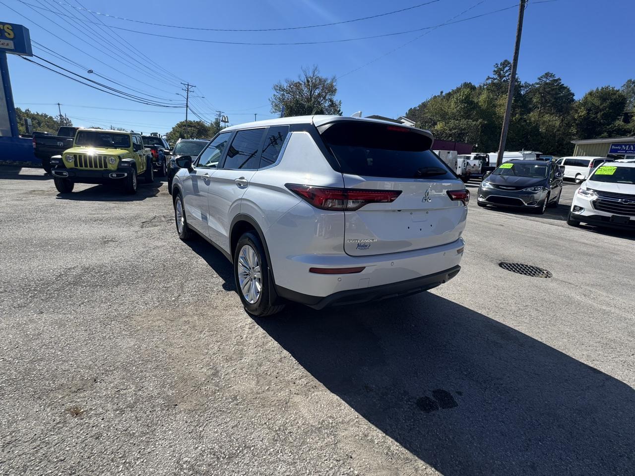 Mitsubishi Outlander ES S-AWC 2024