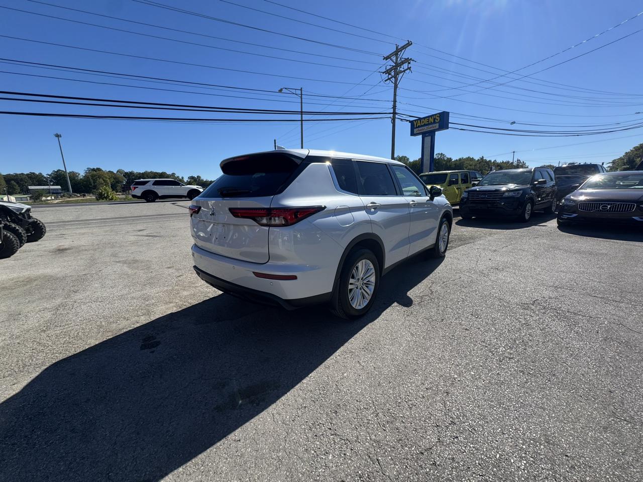 Mitsubishi Outlander ES S-AWC 2024