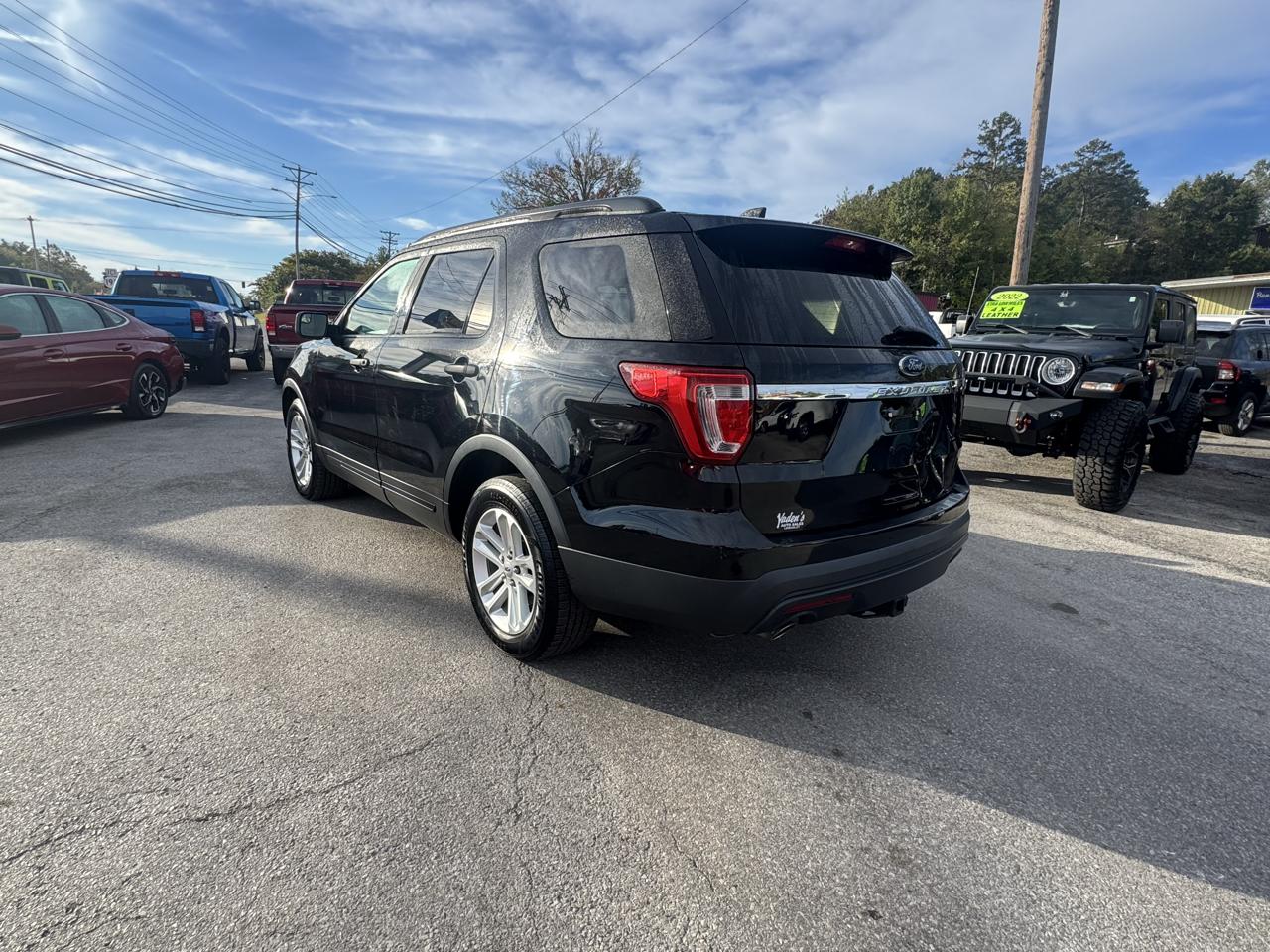 Ford Explorer Base FWD 2017