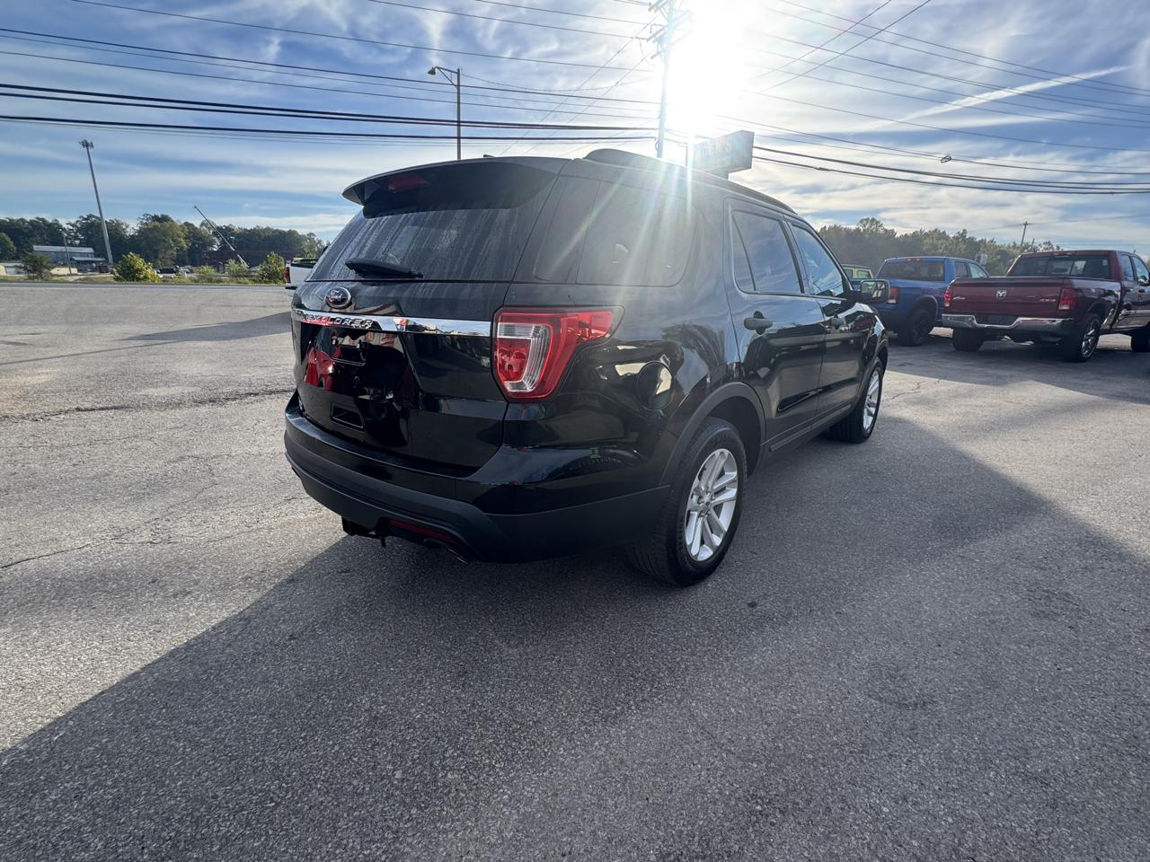 Ford Explorer Base FWD 2017
