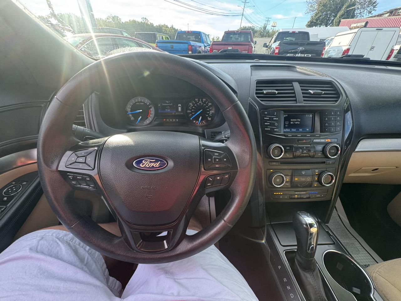Ford Explorer Base FWD 2017
