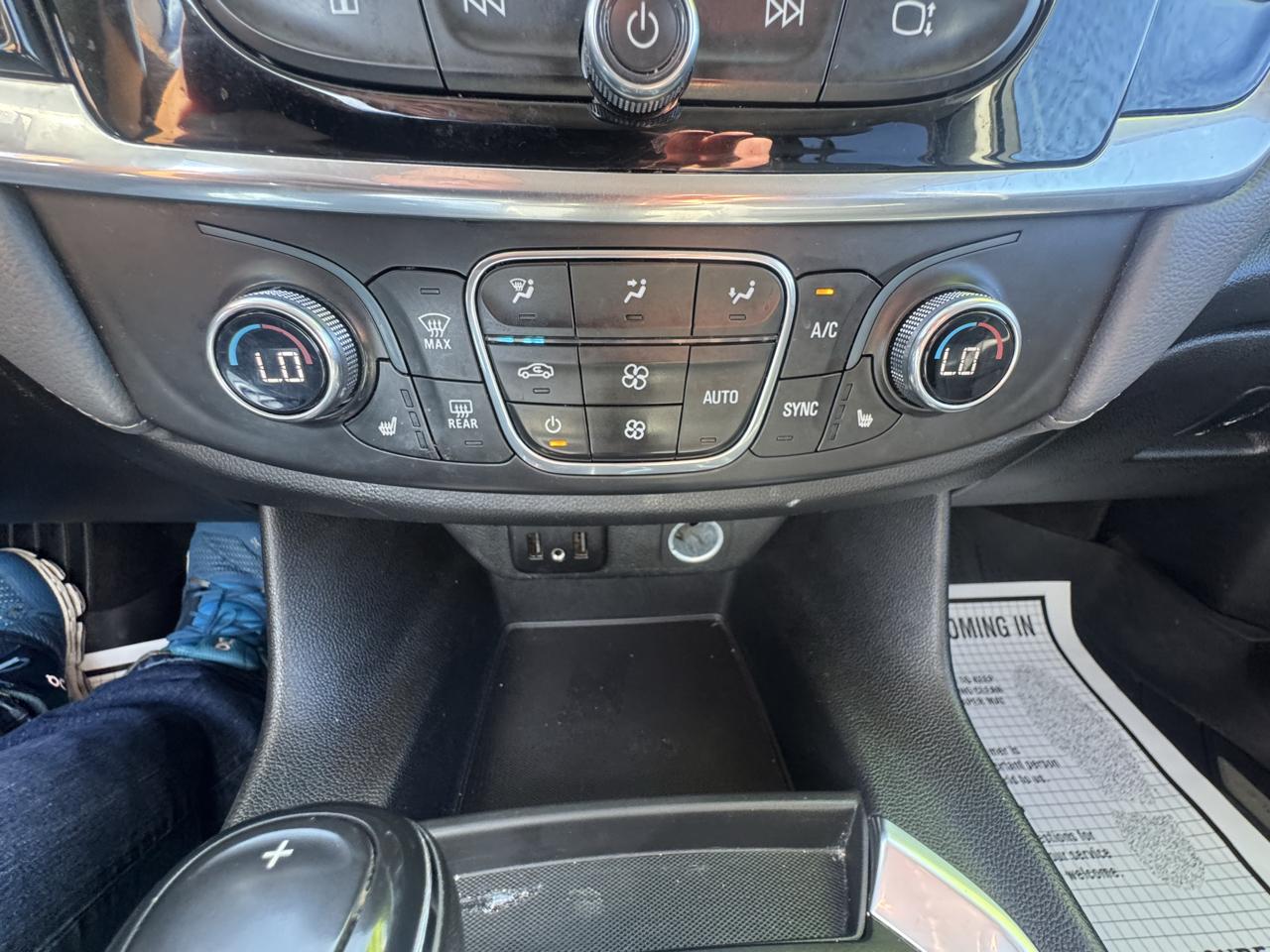 Chevrolet Traverse AWD 4dr LT Leather 2020