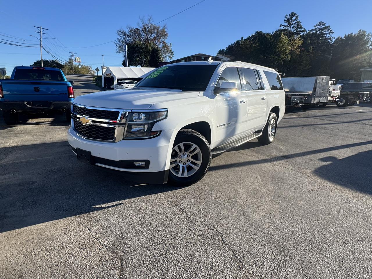 Chevrolet Suburban 4WD 4dr 1500 LT 2017