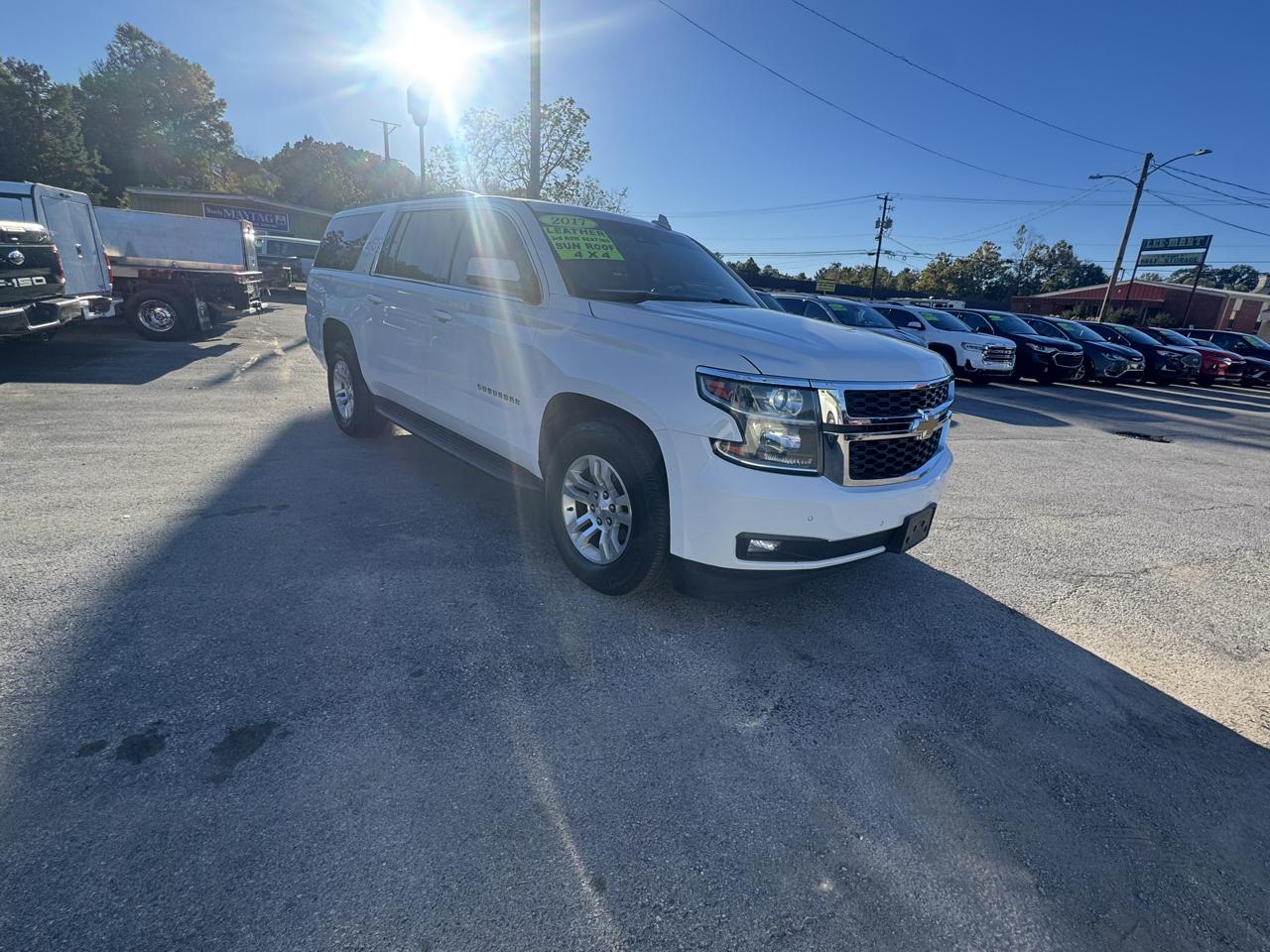 Chevrolet Suburban 4WD 4dr 1500 LT 2017