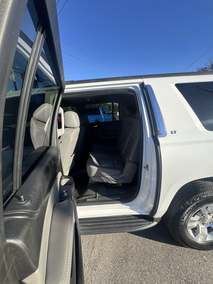 Chevrolet Suburban 4WD 4dr 1500 LT 2017