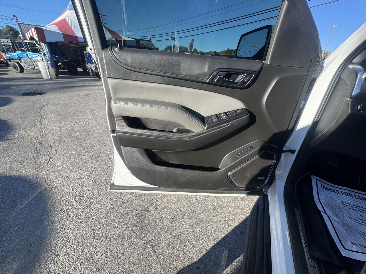 Chevrolet Suburban 4WD 4dr 1500 LT 2017