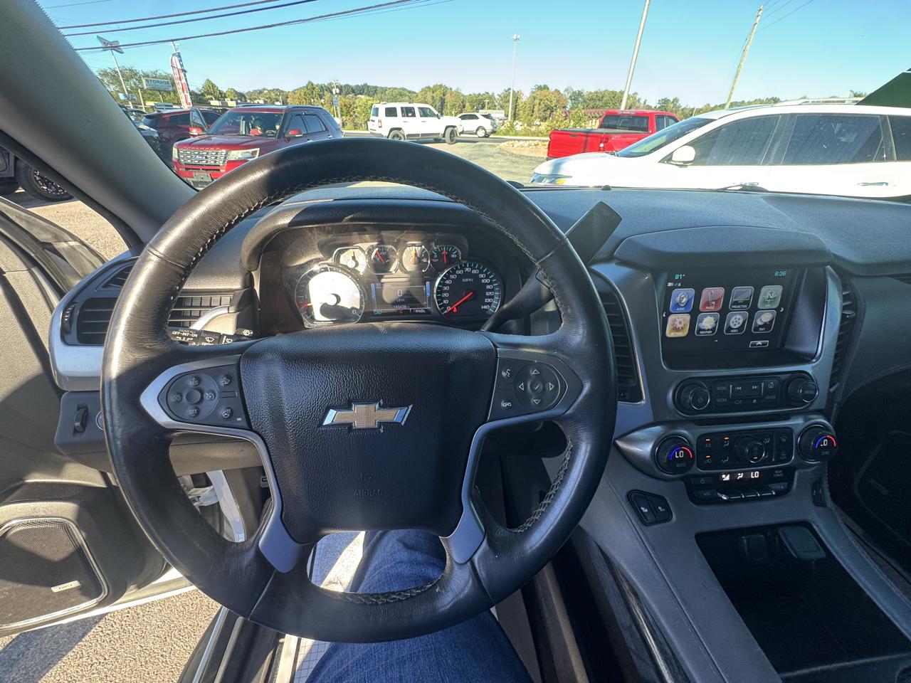 Chevrolet Suburban 4WD 4dr 1500 LT 2017