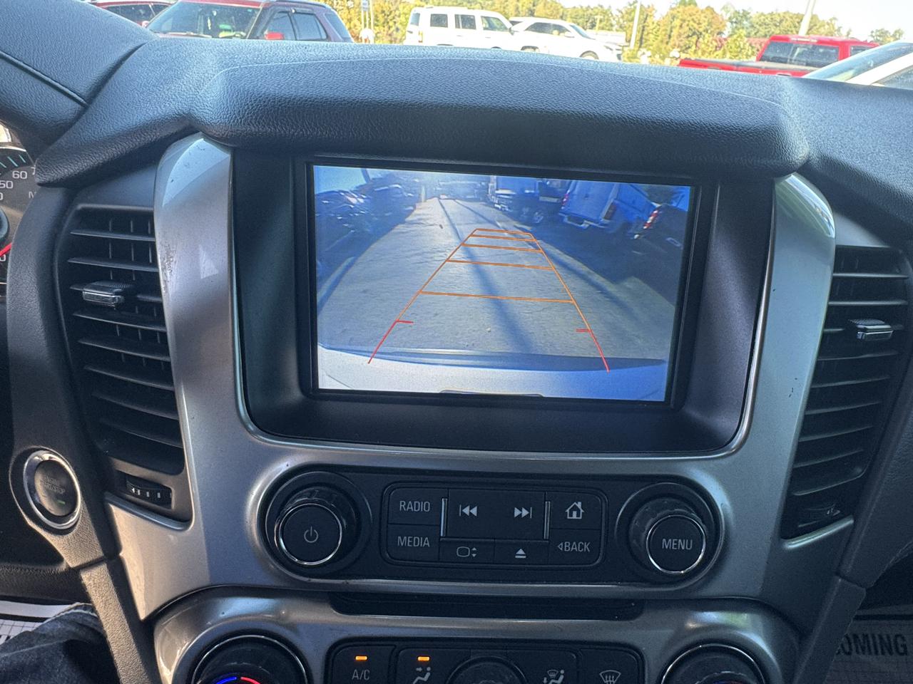 Chevrolet Suburban 4WD 4dr 1500 LT 2017