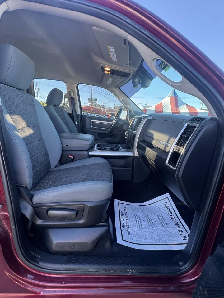 RAM 1500 Big Horn 4x4 Quad Cab 6'4" Box 2017
