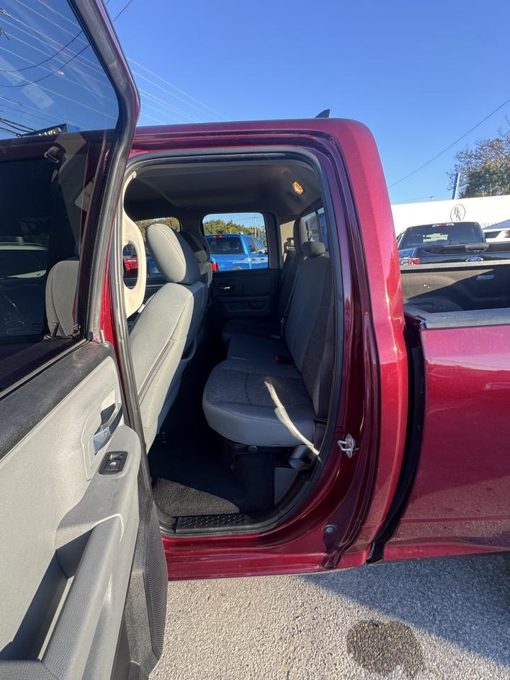 RAM 1500 Big Horn 4x4 Quad Cab 6'4" Box 2017