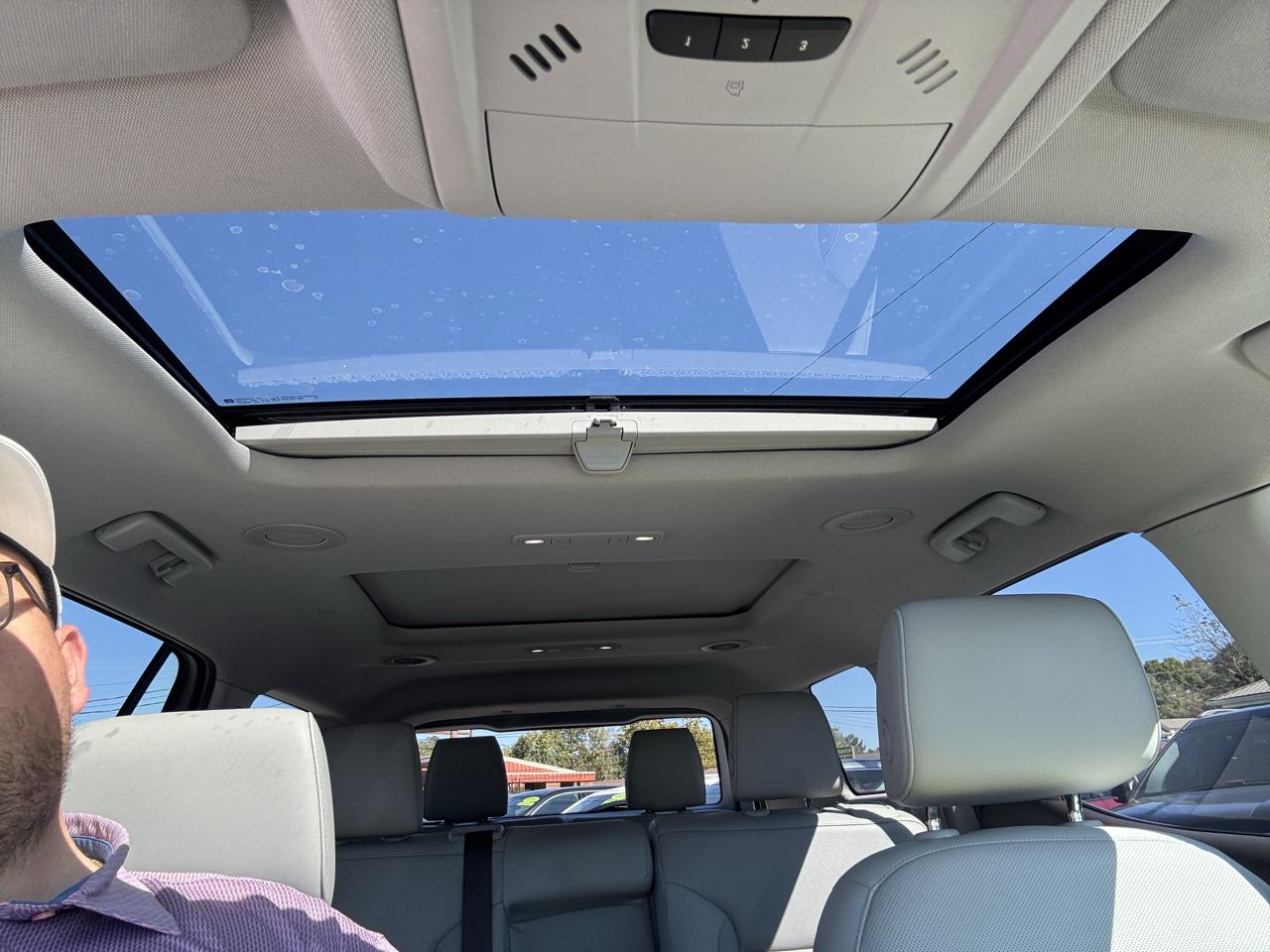 GMC Acadia AWD 4dr SLT w/SLT-1 2017