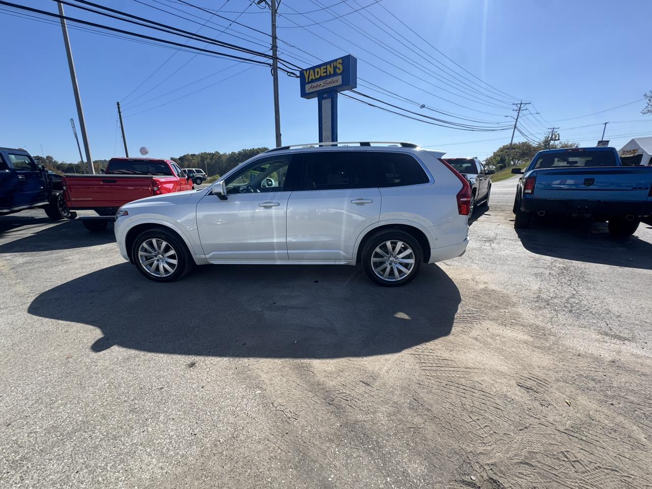 Volvo XC90 T6 AWD 7-Passenger Momentum 2017