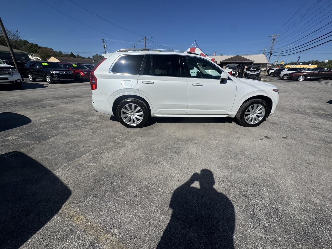 Volvo XC90 T6 AWD 7-Passenger Momentum 2017