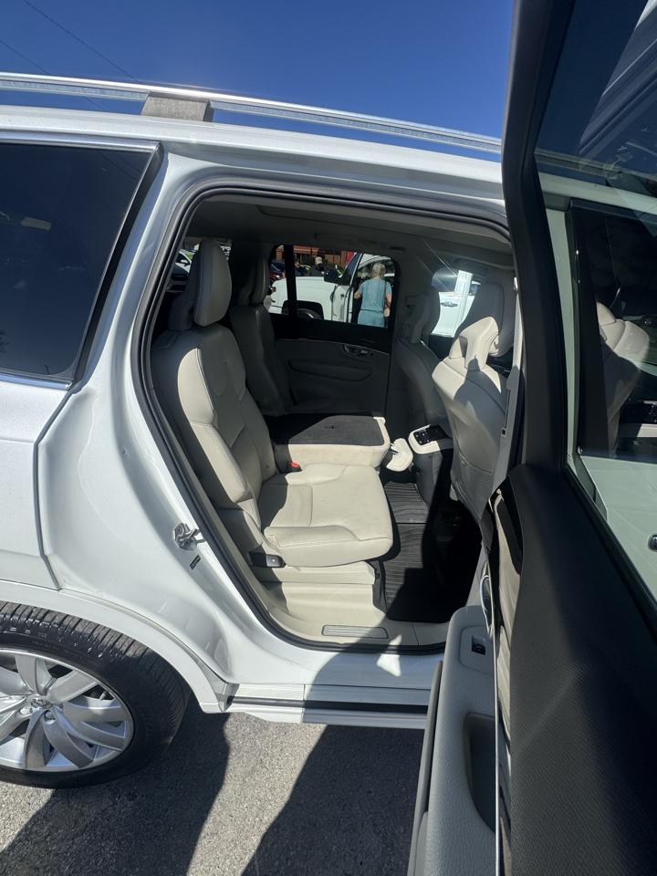 Volvo XC90 T6 AWD 7-Passenger Momentum 2017