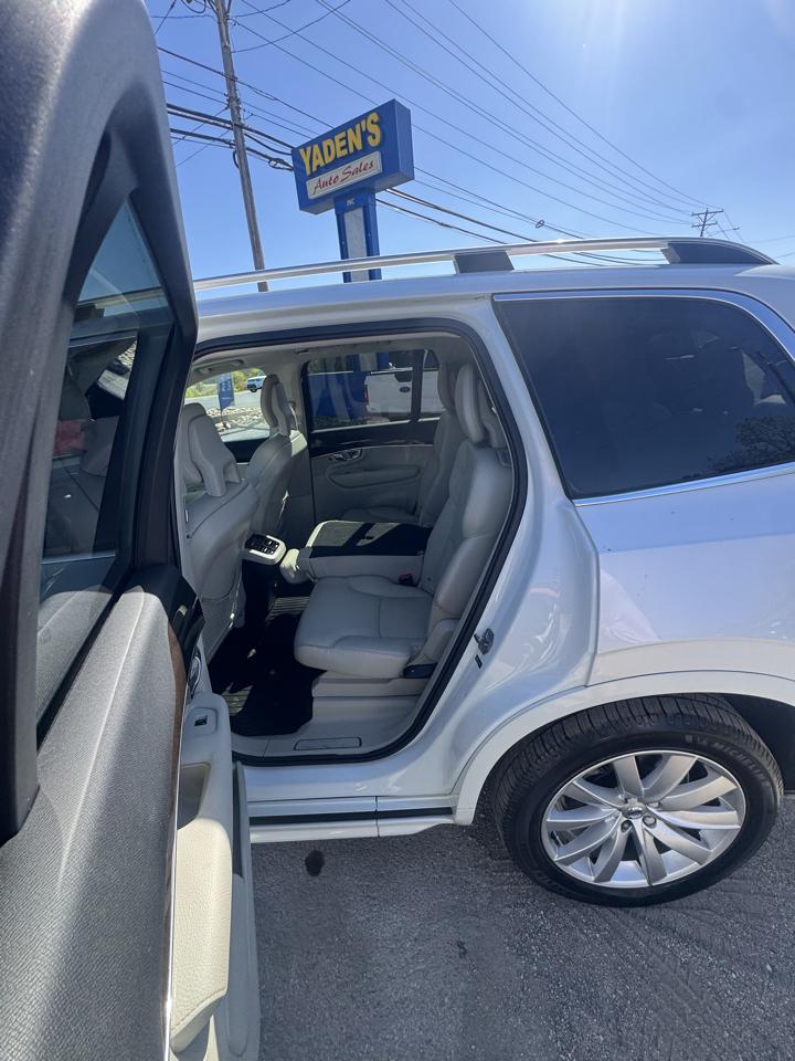 Volvo XC90 T6 AWD 7-Passenger Momentum 2017