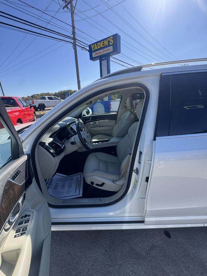 Volvo XC90 T6 AWD 7-Passenger Momentum 2017