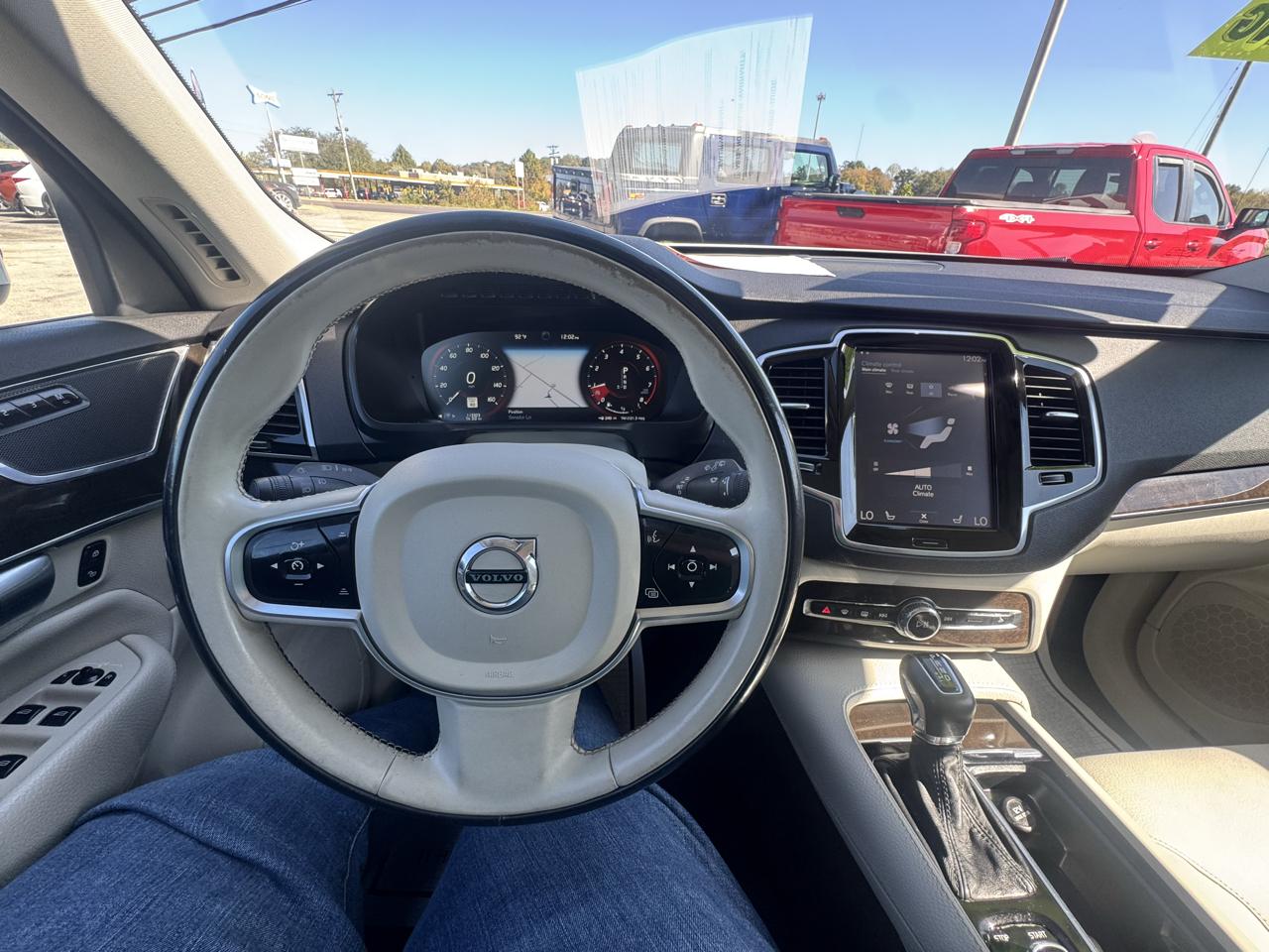 Volvo XC90 T6 AWD 7-Passenger Momentum 2017