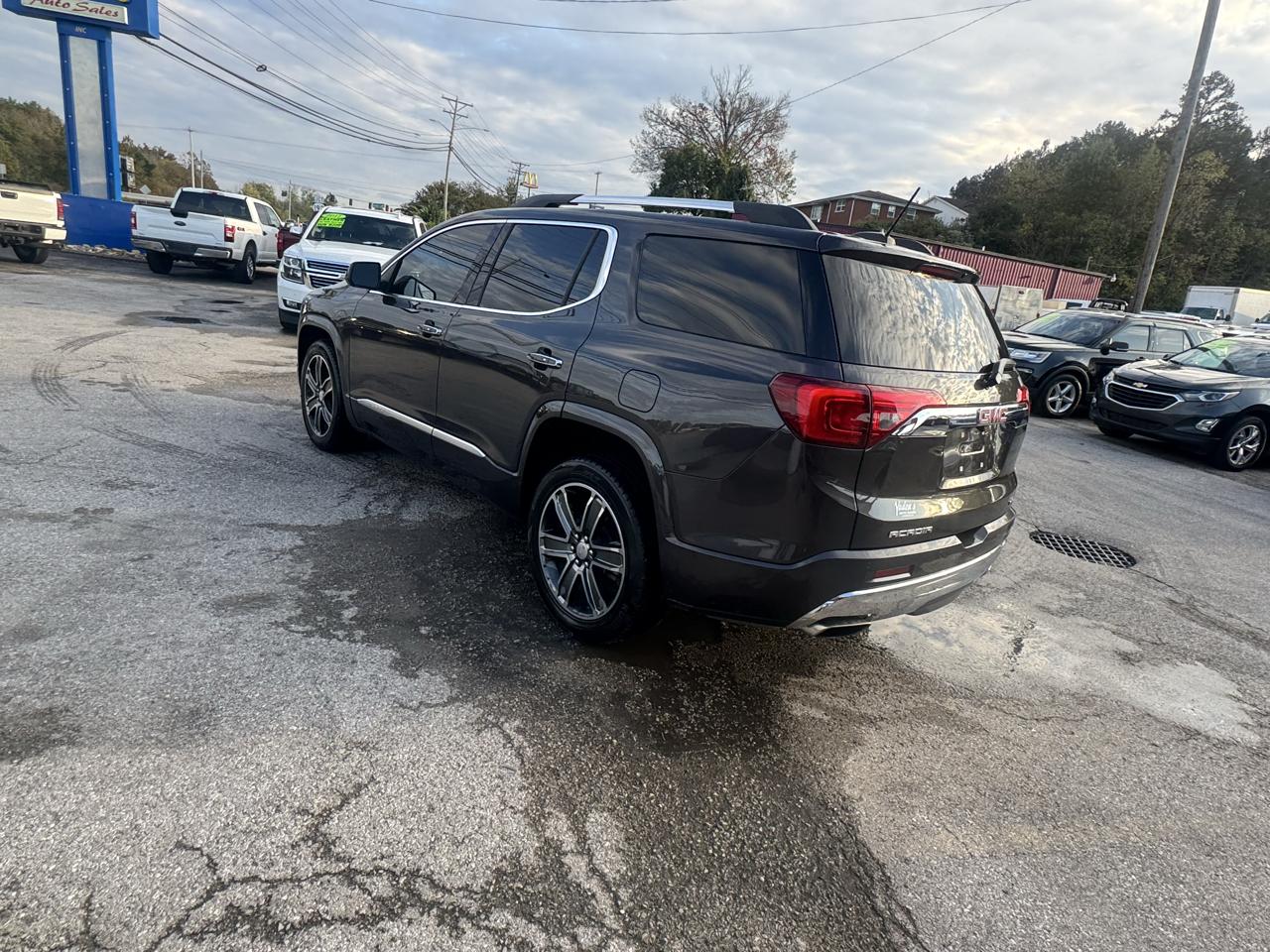 GMC Acadia AWD 4dr Denali 2017